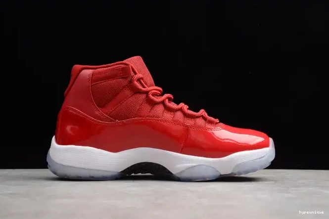 HYPE RetroGym 11 Air 378037-623 Red Jordan 0517